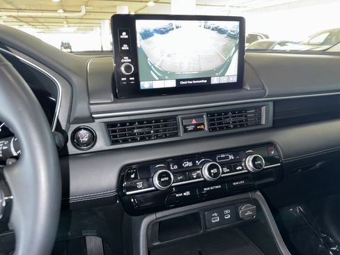 Used 2024 Honda Pilot Touring image 28