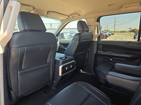 Used 2024 Ford Expedition XLT RWD image 16