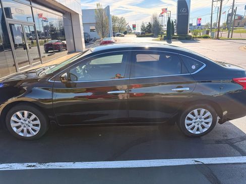 Used 2018 Nissan Sentra S image 3