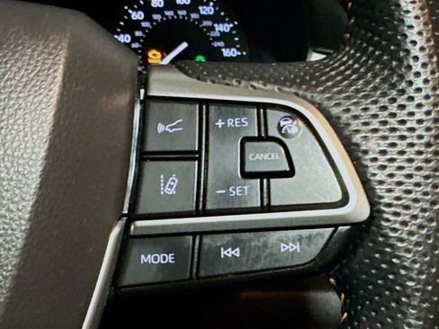 Used 2022 Toyota Sienna XSE image 37