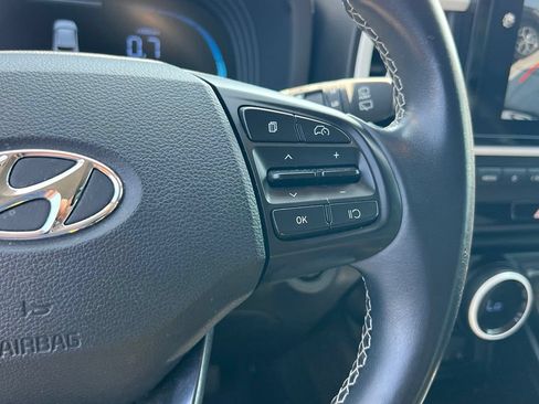 Used 2023 Hyundai Venue Limited w/ Cargo Package FWD image 21