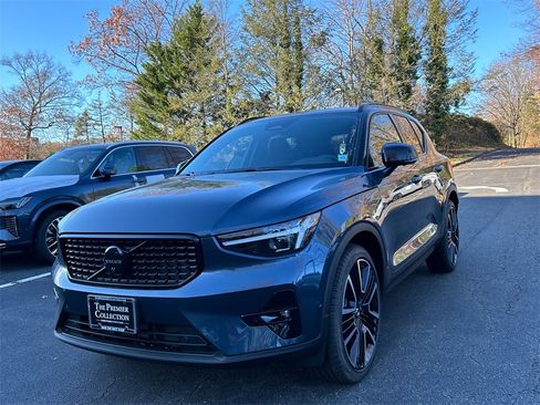 New 2026 Volvo XC40 B5 Ultra w/ Climate Package image 5