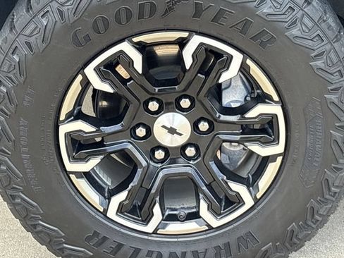 Used 2022 Chevrolet Silverado 1500 ZR2 w/ Technology Package AWD/4WD image 10