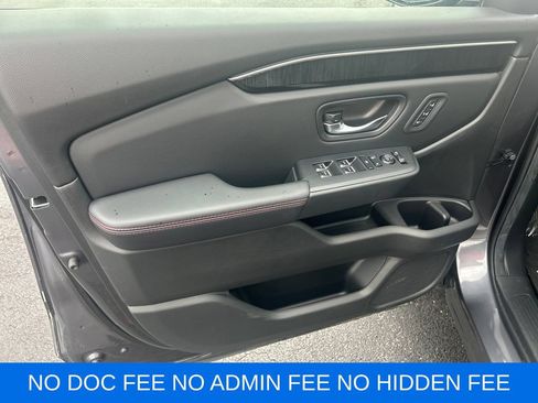 Used 2025 Honda Pilot Black Edition image 12