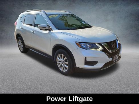 Used 2018 Nissan Rogue SV image 9