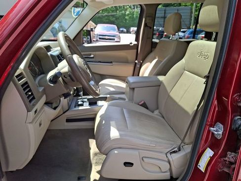 Used 2011 Jeep Liberty Limited w/ Tire & Wheel Group AWD/4WD image 15