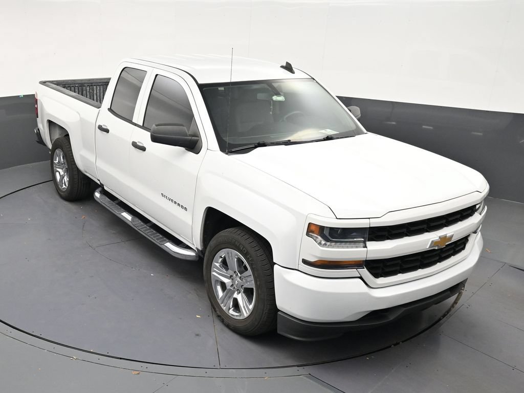 Used 2018 Chevrolet Silverado 1500 Custom w/ Custom Value Package RWD image 17