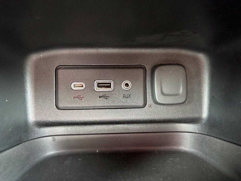 Used 2020 Chevrolet Equinox LT FWD image 22