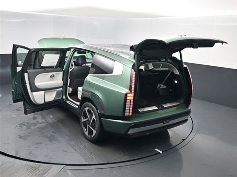 New 2026 Hyundai Ioniq 9 Calligraphy image 15