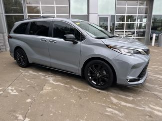 Used 2024 Toyota Sienna XSE w/ XSE Plus Package FWD video 2