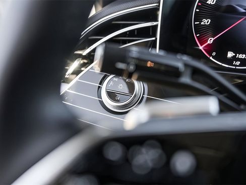 Used 2024 Mercedes-Benz E 350 4MATIC Sedan image 14