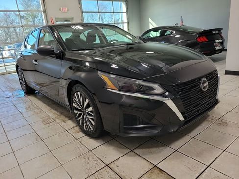 Used 2024 Nissan Altima 2.5 SV image 5