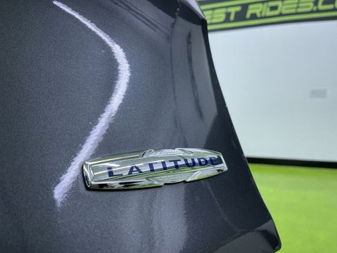 Used 2016 Jeep Cherokee Latitude w/ Cold Weather Group image 14