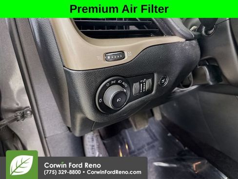 Used 2016 Jeep Cherokee Latitude w/ Comfort/Convenience Group AWD/4WD image 10