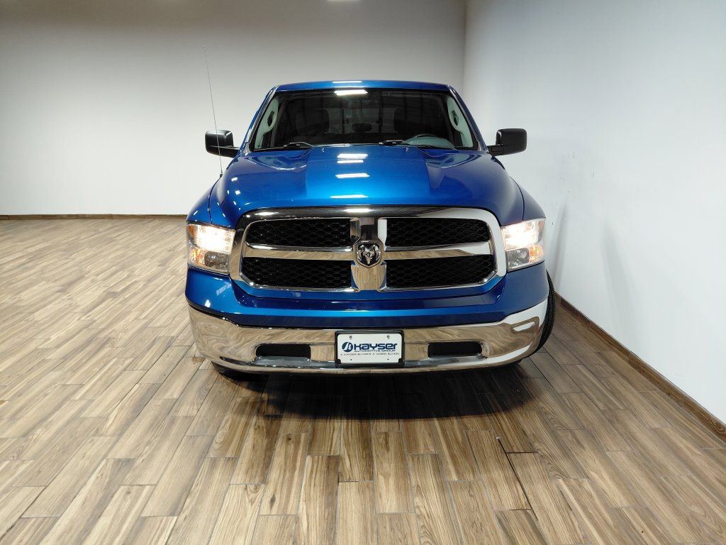 Used 2019 RAM 1500 Classic SLT AWD/4WD image 3