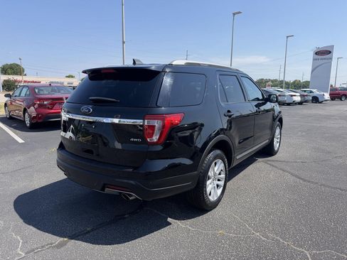 Used 2018 Ford Explorer XLT AWD/4WD image 7