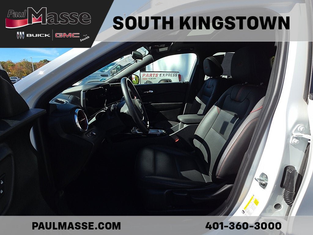 Used 2024 Chevrolet Trax RS w/ Sunroof Package FWD image 17