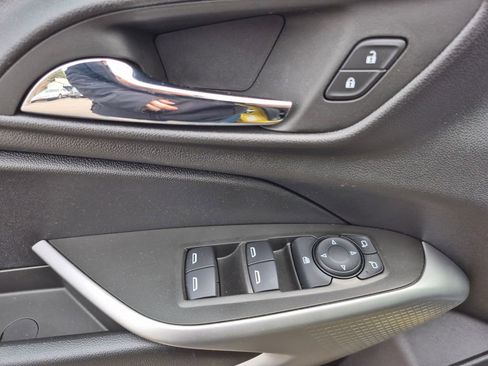 Used 2024 Chevrolet Trax RS w/ Sunroof Package image 10