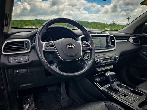 Used 2019 Kia Sorento EX w/ EX Touring Package FWD image 12
