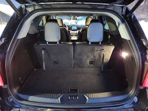 Used 2022 Ford Explorer XLT w/ Equipment Group 202A image 28