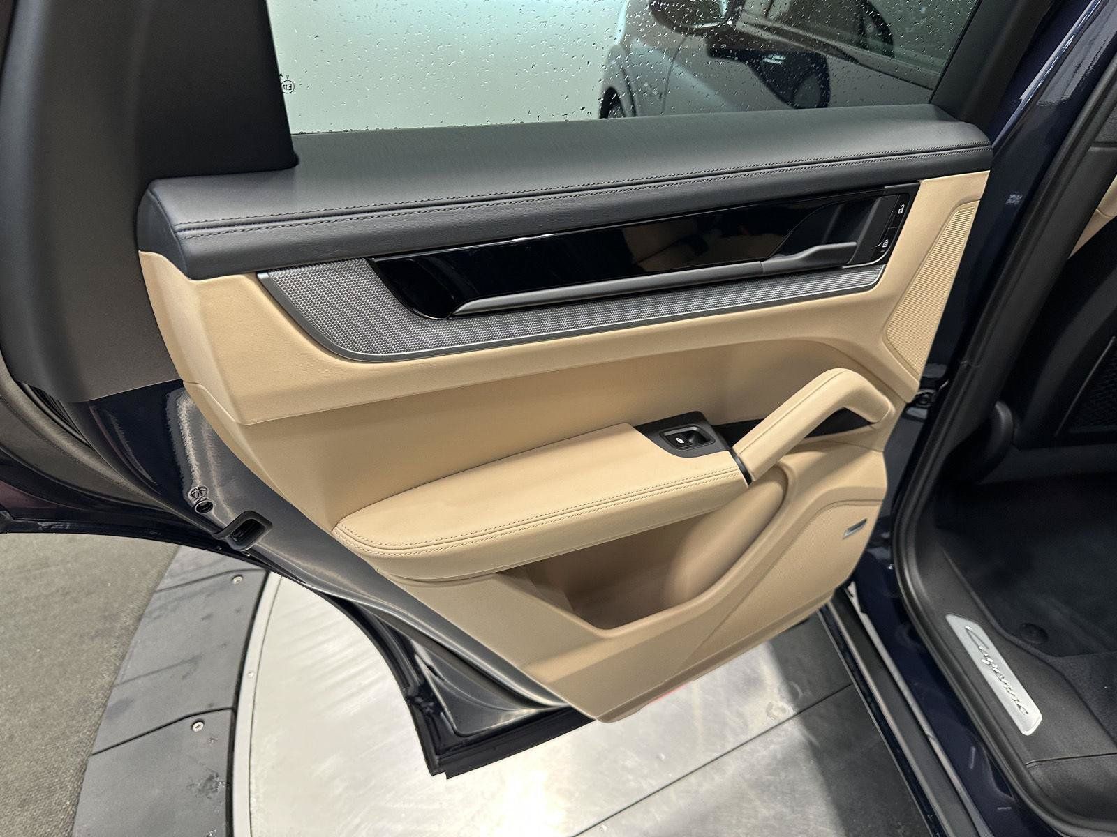 Certified 2026 Porsche Cayenne S AWD/4WD image 33