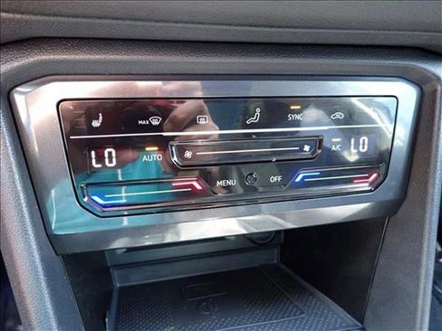 Used 2022 Volkswagen Tiguan SE image 21