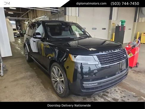 Used 2023 Land Rover Range Rover SE image 3