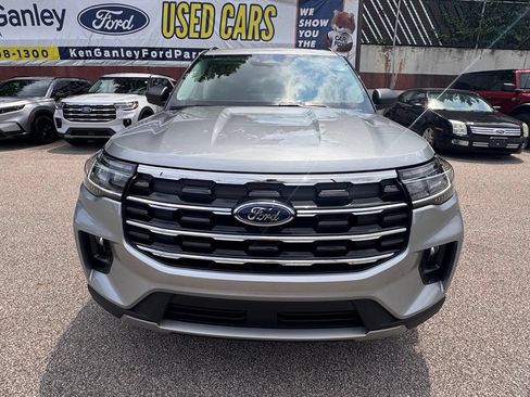 Used 2025 Ford Explorer Active w/ Active Comfort Package AWD/4WD image 8