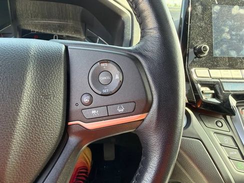 Used 2023 Honda Odyssey Sport image 16