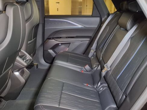 New 2026 Cadillac Lyriq Luxury RWD image 12