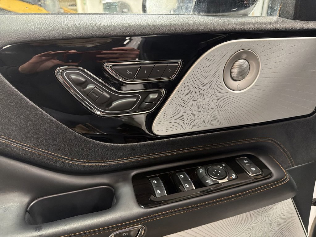 Used 2025 Lincoln Aviator Black Label w/ Black Label Special Edition AWD/4WD image 14