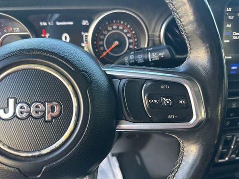 Used 2019 Jeep Wrangler Unlimited Sahara w/ Uconnect 4C Nav & Sound Group AWD/4WD image 16