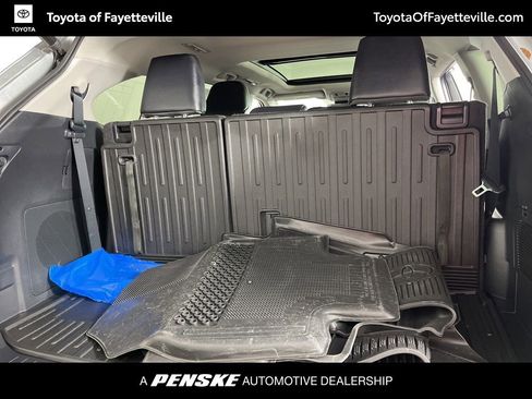 Used 2023 Toyota Highlander Platinum image 12