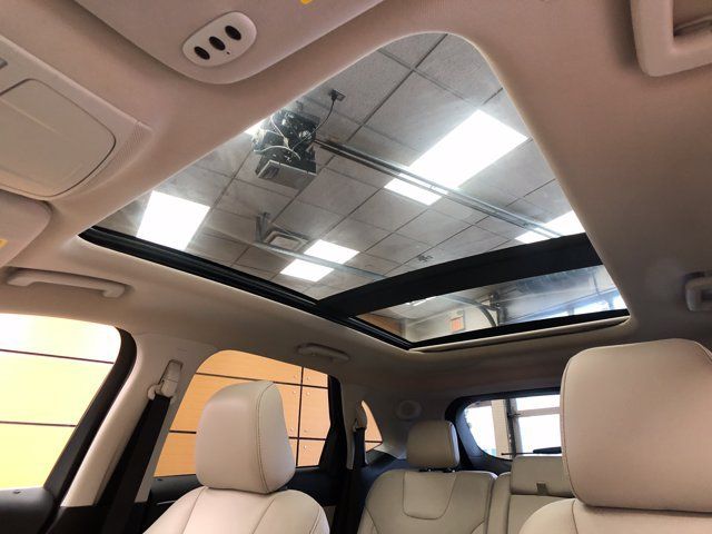 Certified 2020 Ford Edge Titanium w/ Equipment Group 301A AWD/4WD image 21
