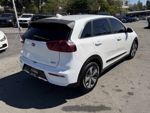 Used 2019 Kia Niro FE FWD image 4