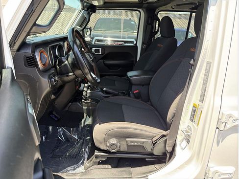 Used 2021 Jeep Gladiator Mojave AWD/4WD image 18