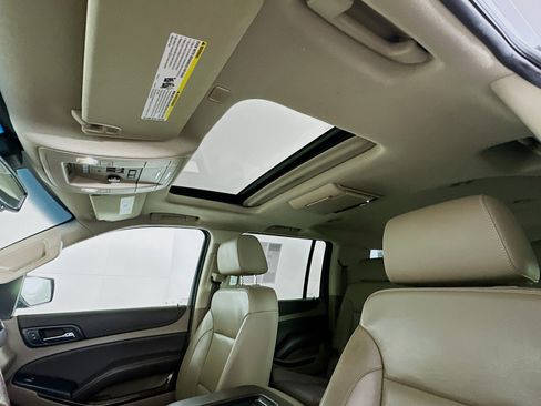 Used 2020 Chevrolet Suburban LT image 26