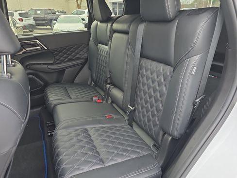 Used 2024 Mitsubishi Outlander SEL image 16