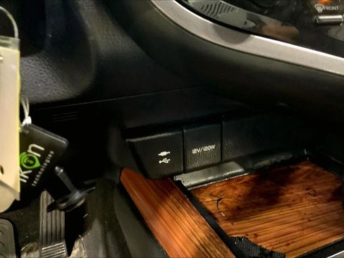 Used 2019 Toyota Camry LE image 35