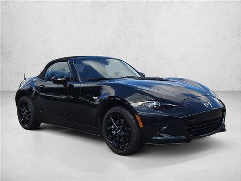 Used 2022 MAZDA MX-5 Miata Sport RWD image 3