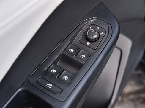 New 2026 Volkswagen Taos SE AWD/4WD image 8