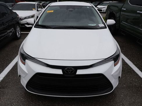 Used 2025 Toyota Corolla LE image 5