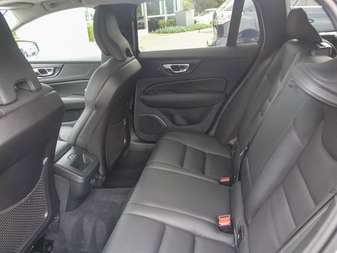 Used 2025 Volvo V60 B5 Cross Country Plus image 13