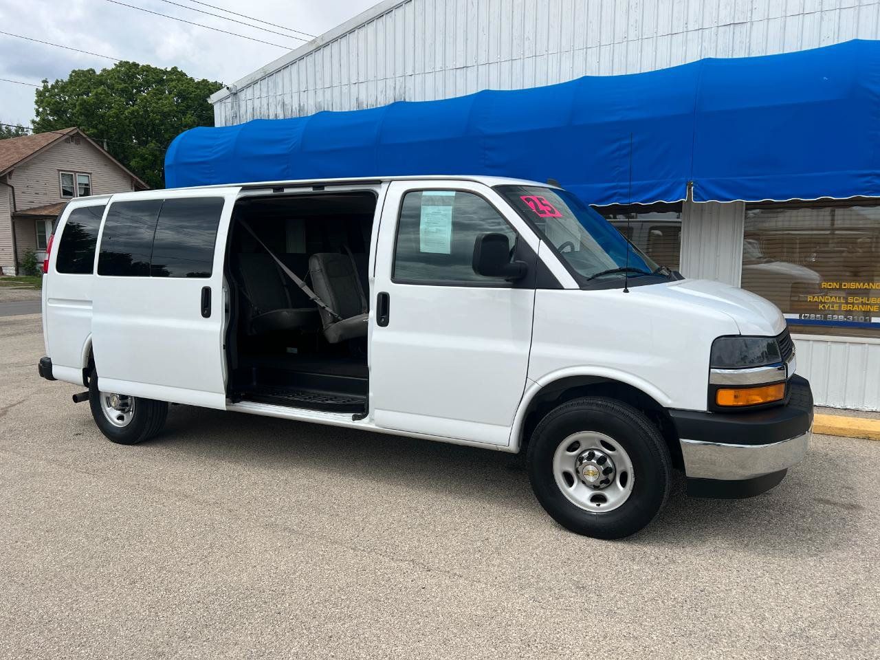 Used 2025 Chevrolet Express 3500 LT w/ LT Preferred Equipment Group RWD image 26