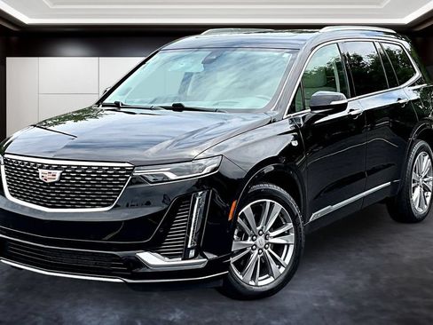 Certified 2023 Cadillac XT6 Premium Luxury w/ Technology Package AWD/4WD image 3