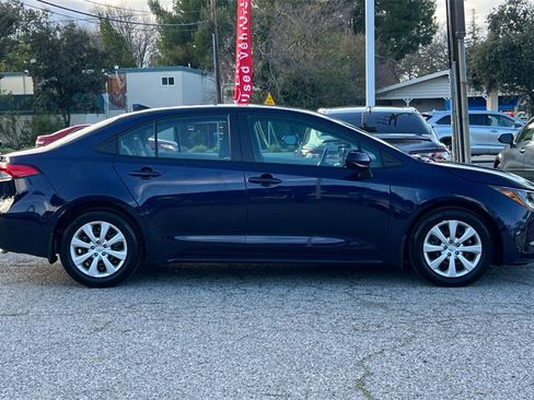 Certified 2025 Toyota Corolla LE image 2