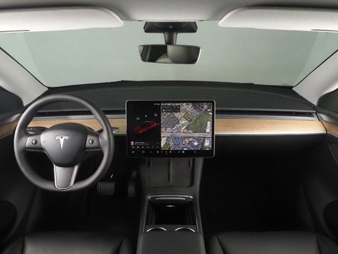 Used 2023 Tesla Model Y Long Range AWD/4WD image 3