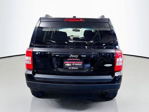 Used 2015 Jeep Patriot Latitude FWD image 7