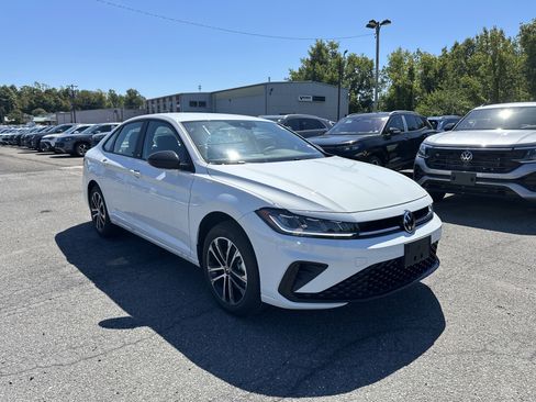 New 2025 Volkswagen Jetta Sport image 3