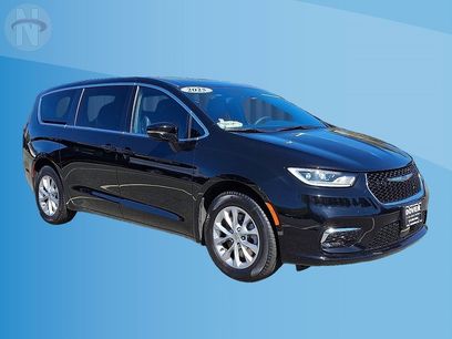 Certified 2025 Chrysler Pacifica Select